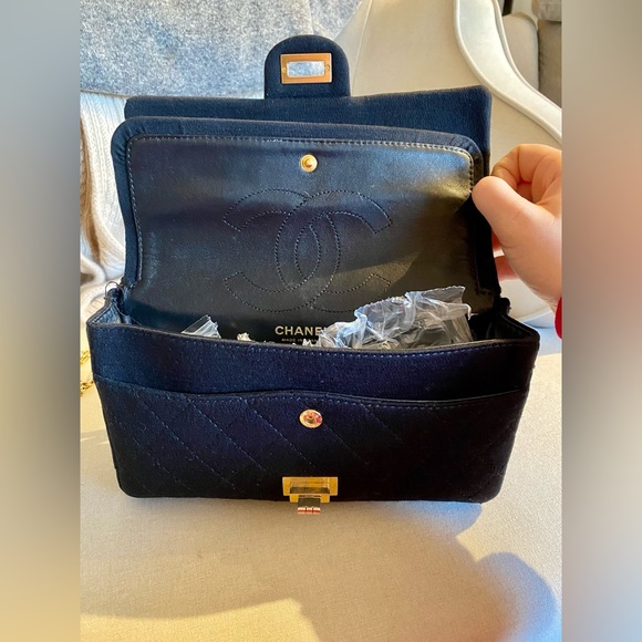 Chanel Classic Flap Reissue 2.55 Black Quilted - Picture 12 of 16